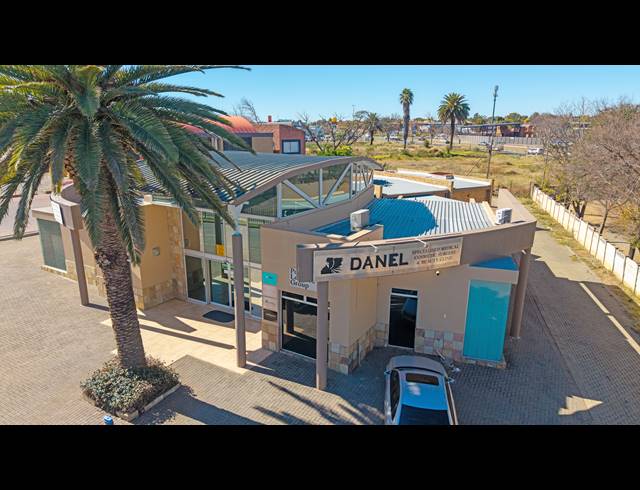 473M² BUILDING FOR SALE IN WILKOPPIES
